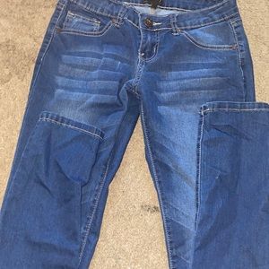 Low waisted skinny jeans